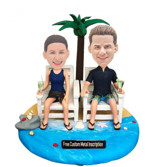 Couples on Vacation in Hawaii Custom Bobblehead with Free Metal Inscription