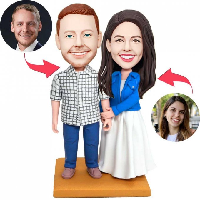 Custom Happy Couple Bobbleheads Arm In Arm